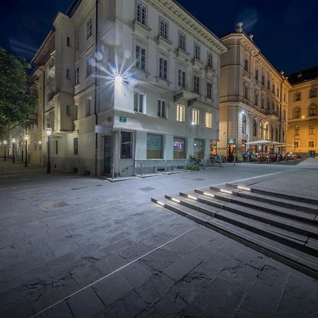 Karinatura Ljubljana Ngoại thất bức ảnh