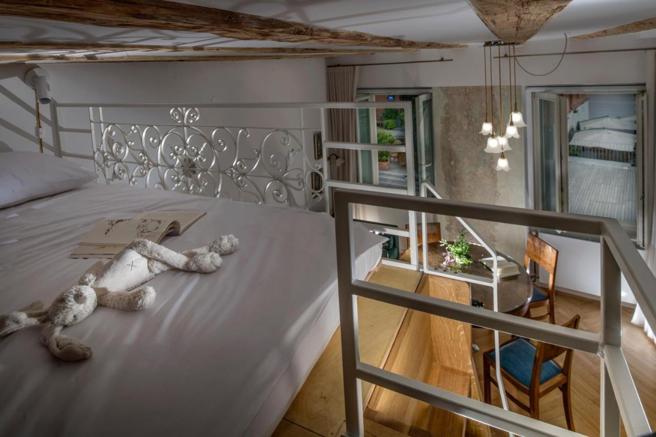 Karinatura Ljubljana Ngoại thất bức ảnh