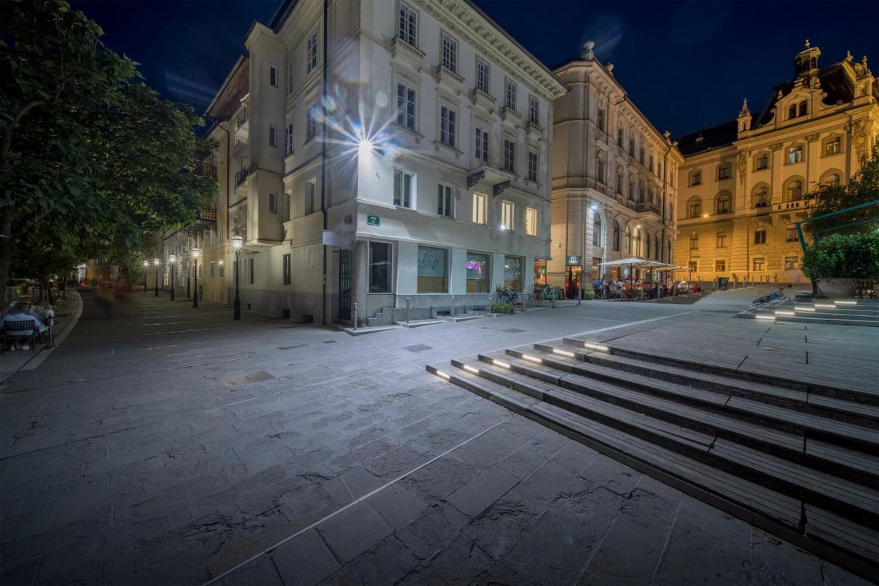 Karinatura Ljubljana Ngoại thất bức ảnh